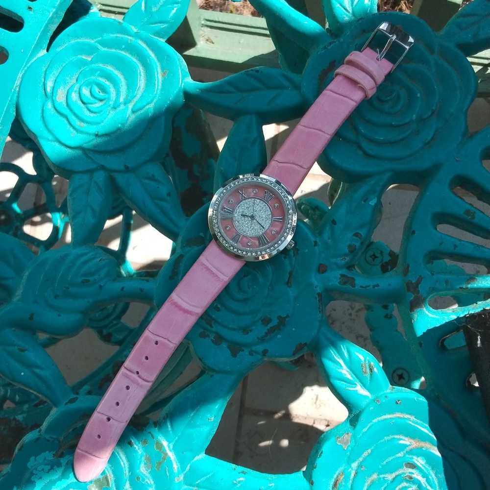 Women's EUC Crystal Encrusted Wristwatch w/ Pink Leather Band! - Picture 7 of 7